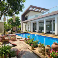 Boho-chic style: the same backyard, eclectic mix with global artifacts